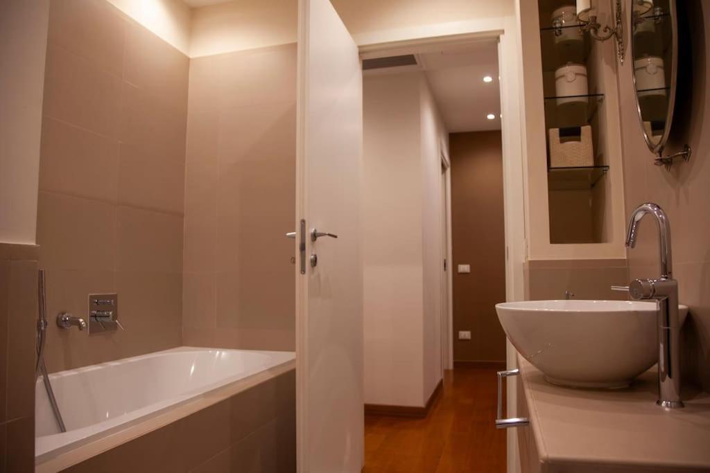 Roma, Gemelli Casa Eleganza, Resort Modernista Экстерьер фото